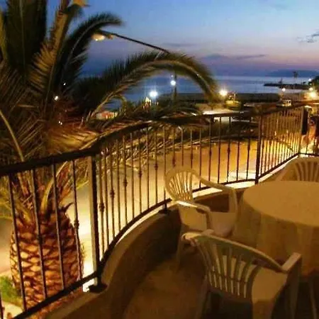 Villa-lena Apartman Podgora